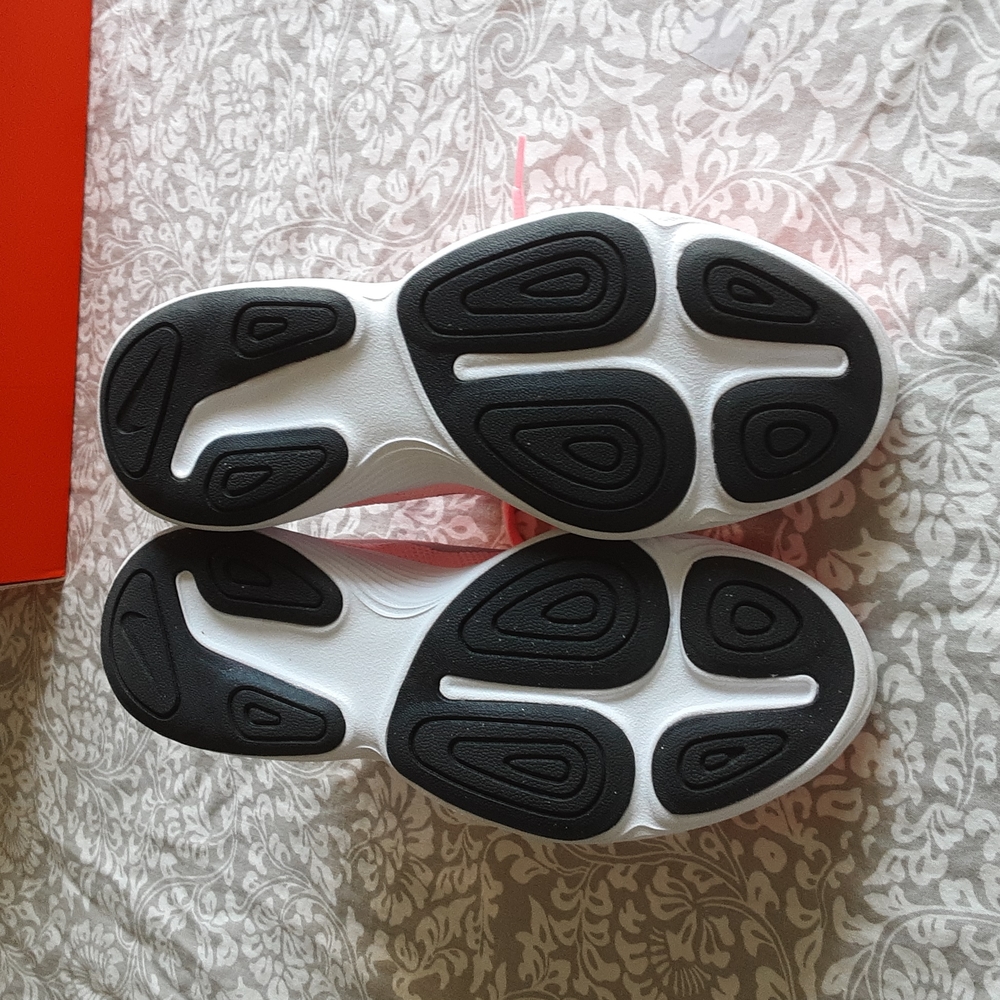 New Nike Revolution Artic Punch Sneakers - Picture 4 of 5